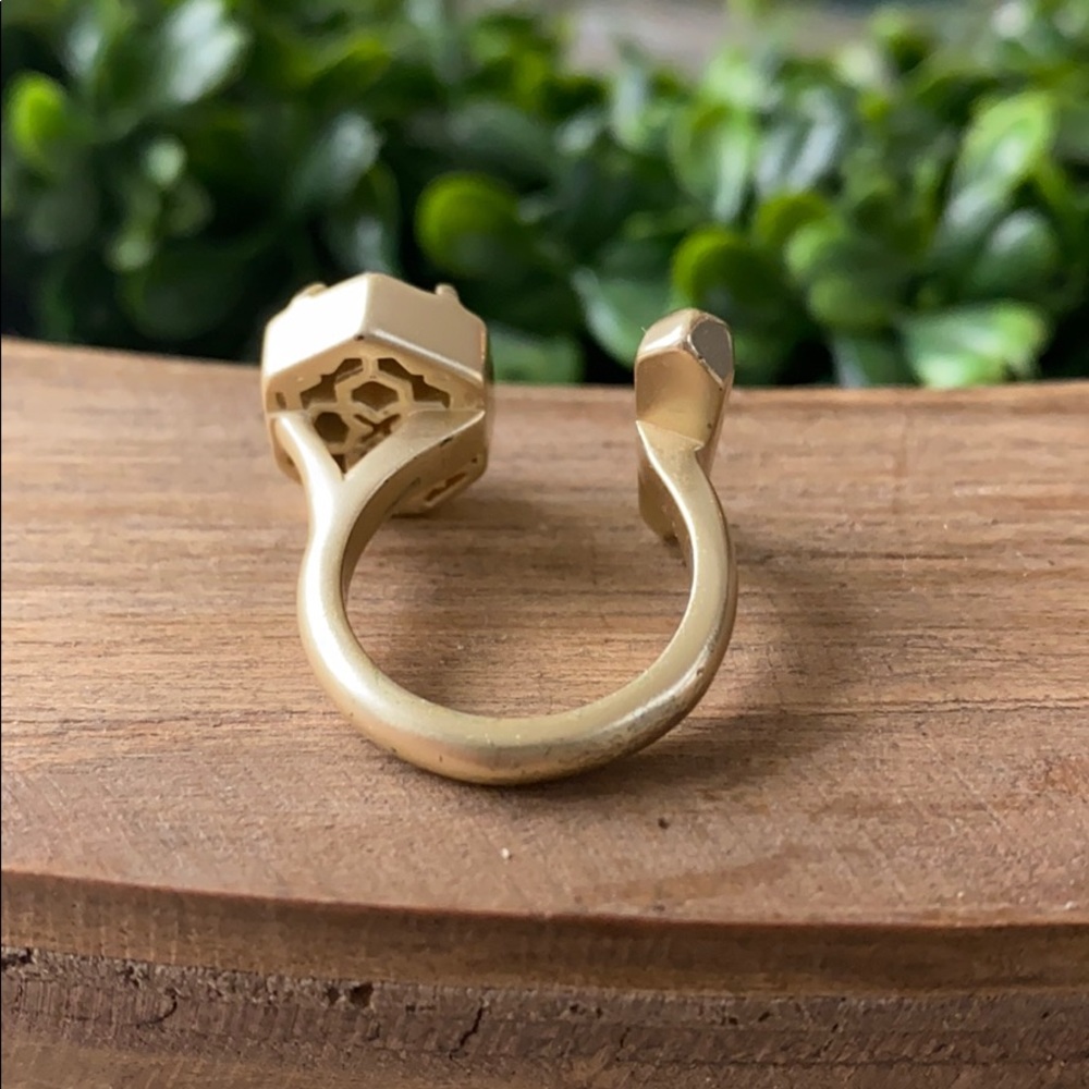 Kendra Scott Abalone Shell Ring size 6 - Picture 6 of 7